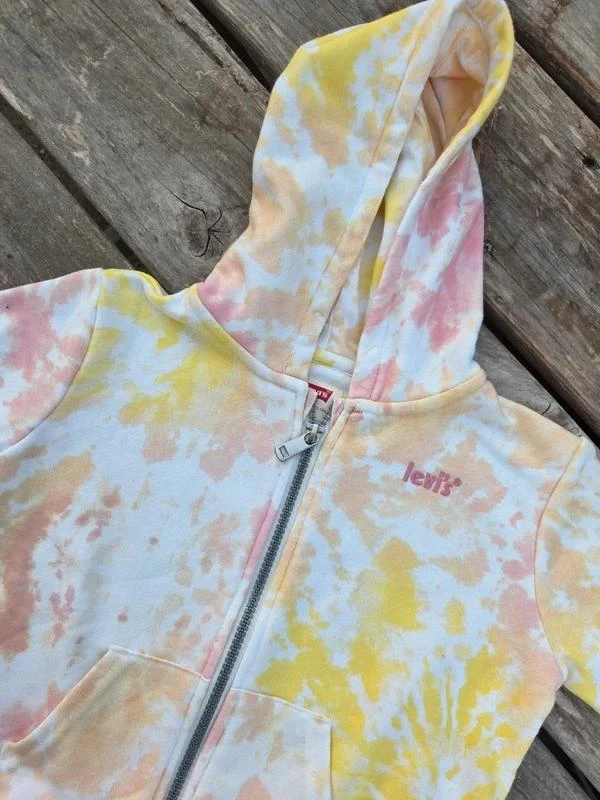 sweat – photo 2
